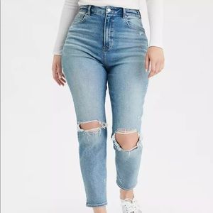 AE Stretch Curvy Mom Jeans Size 6 XShort